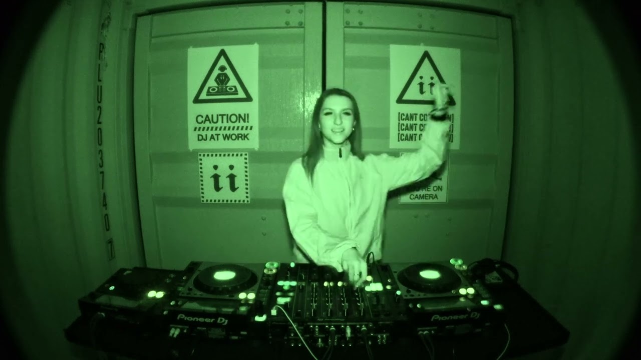 CANT CONTAiiN 008 - AMY101
