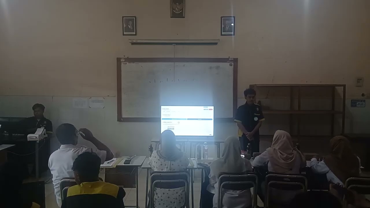 Kelompok 3 : Expreesku Logistics