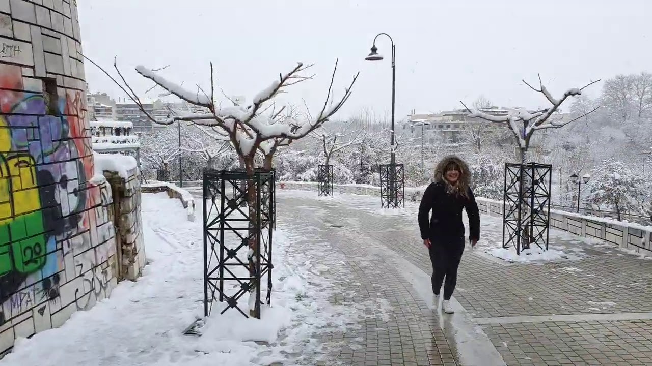 Snow in Greece: Larissa city - snow walking tour (part 1)
