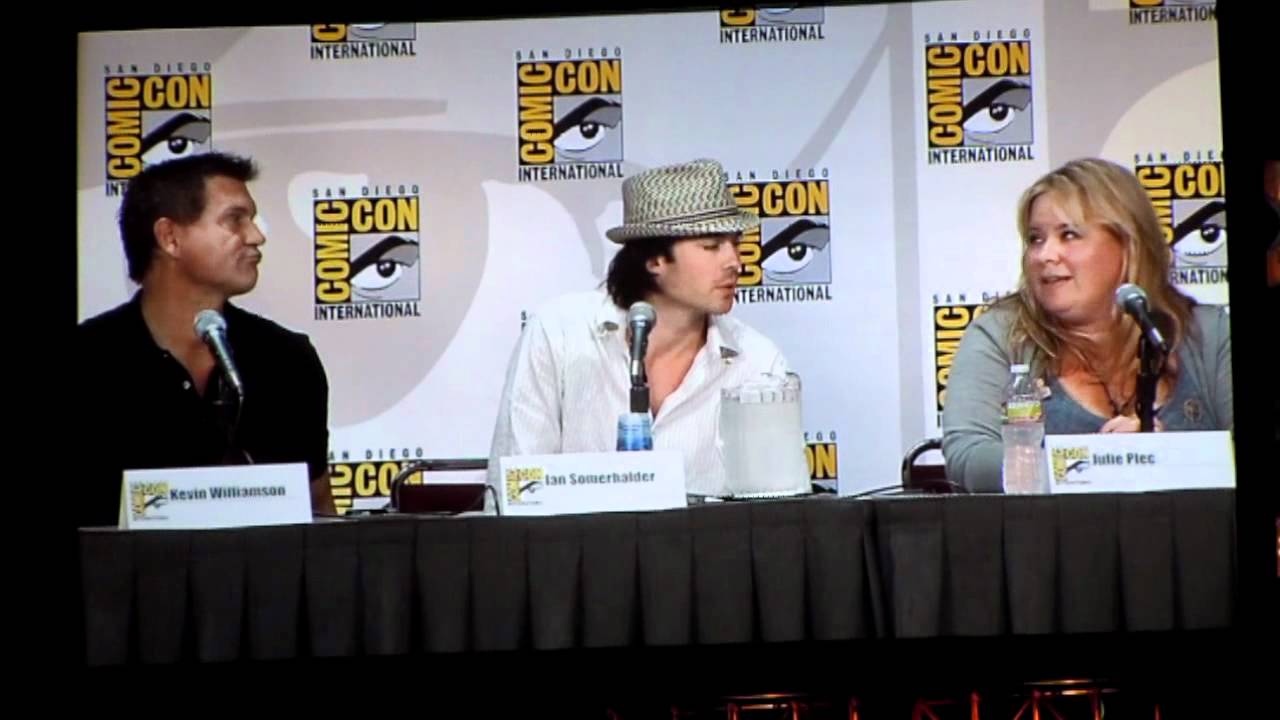 Comic-Con 2011: The Vampire Diaries Panel 1/5