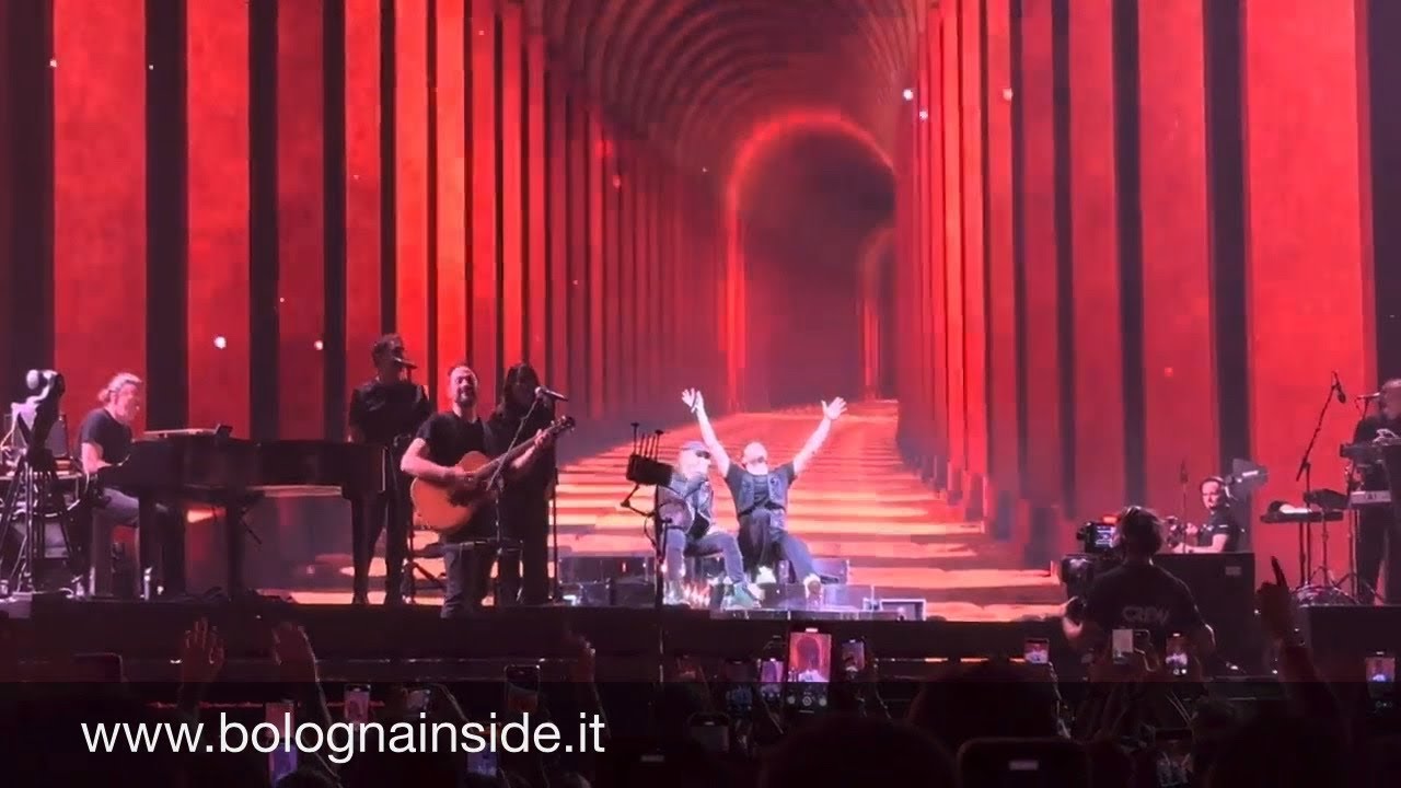 Cesare Cremonini & Luca Carboni Live San Luca San Siro video by Stefano Gaudi