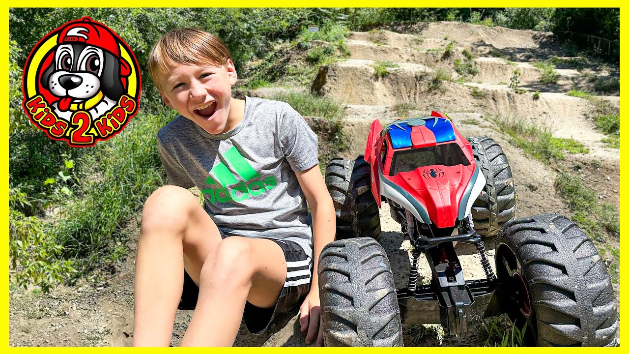 Monster Jam Marvel MEGA SPIDER-MAN RC Monster Truck 🚴&zwj;♂️ Dirt Bike Park JUMP COURSE CHALLENGE!