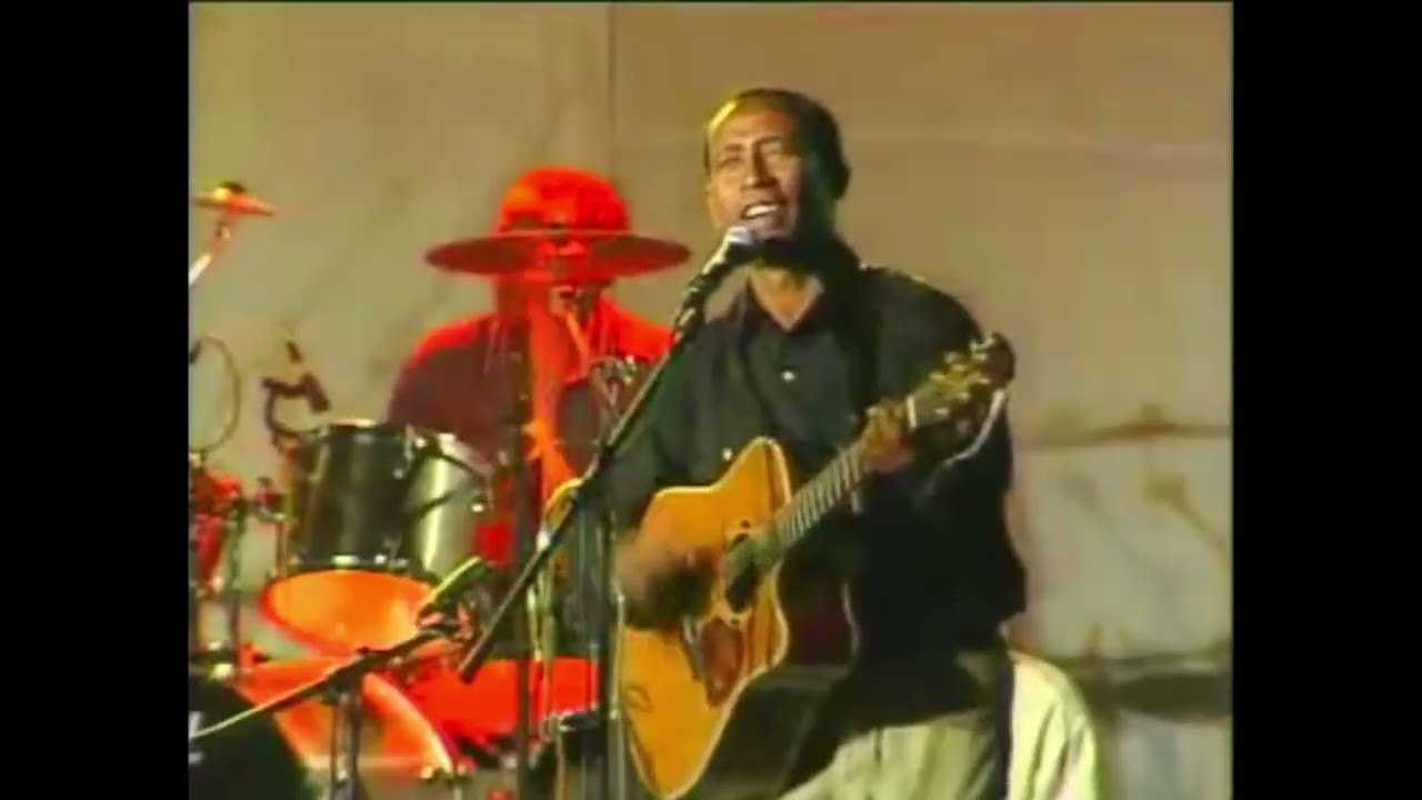 Mahaleo • Bemolanga | Palais des Sports 2005 #malagasy #madagascar
