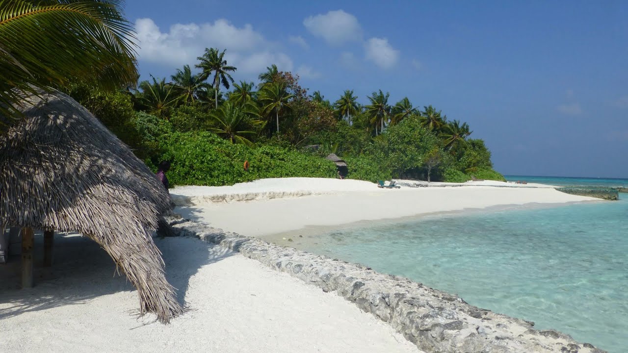 11 Maldives Makunudu Island J3