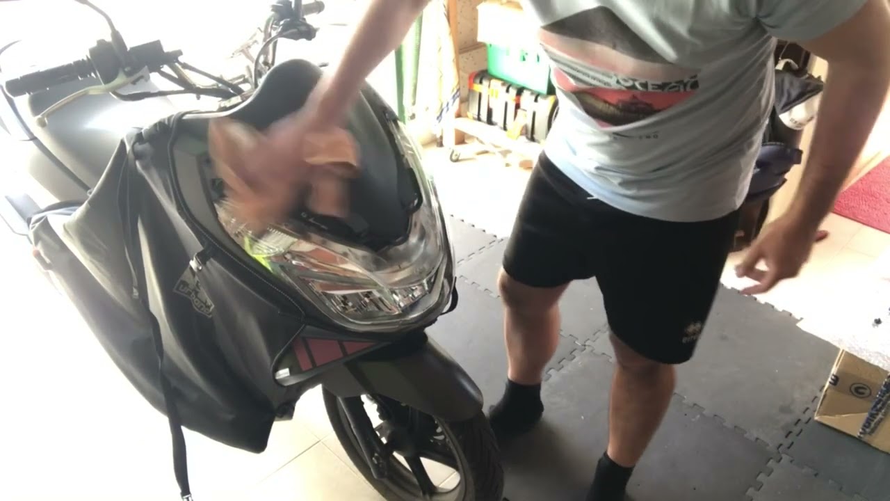 Como trocar/Instalar Vidro Alto GIVI HONDA PCX 2016