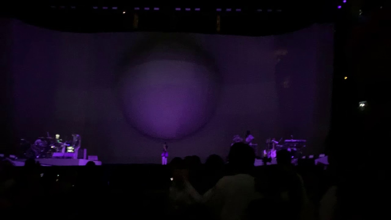 Ariana Grande Love Me Harder / a Breathin Brooklyn Night 2