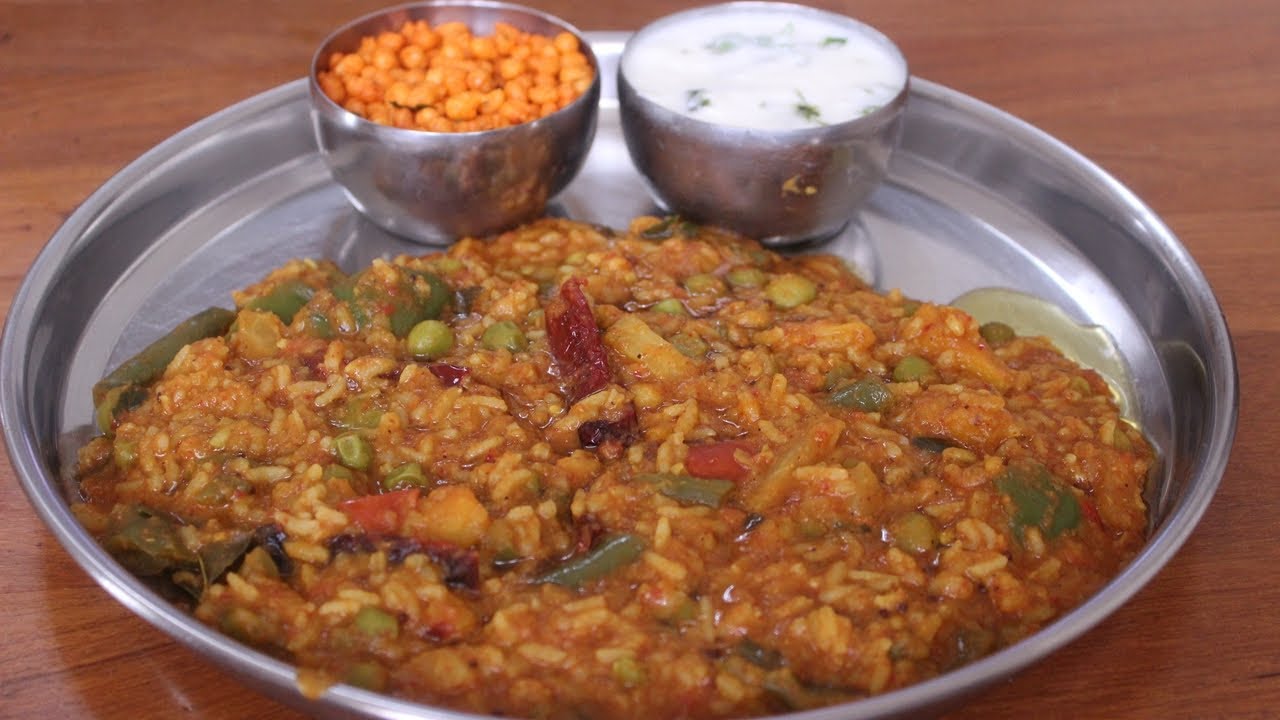 Bisibele Bath recipe | ಬಿಸಿಬೇಳೆಬಾತ್ | Brahmin's style Authentic Bisibelebath | Easy Breakfast recipe