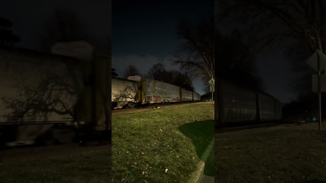 UP Manifest rolling along Greenwood Blvd in Maplewood,Mo #trains #railfanning  #hobby 