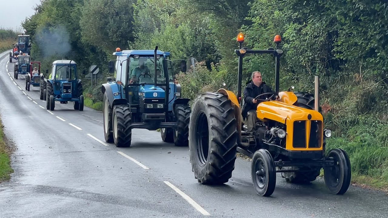 Over 60 vintage (and modern) tractors | Pillaton Tractor Run 2024
