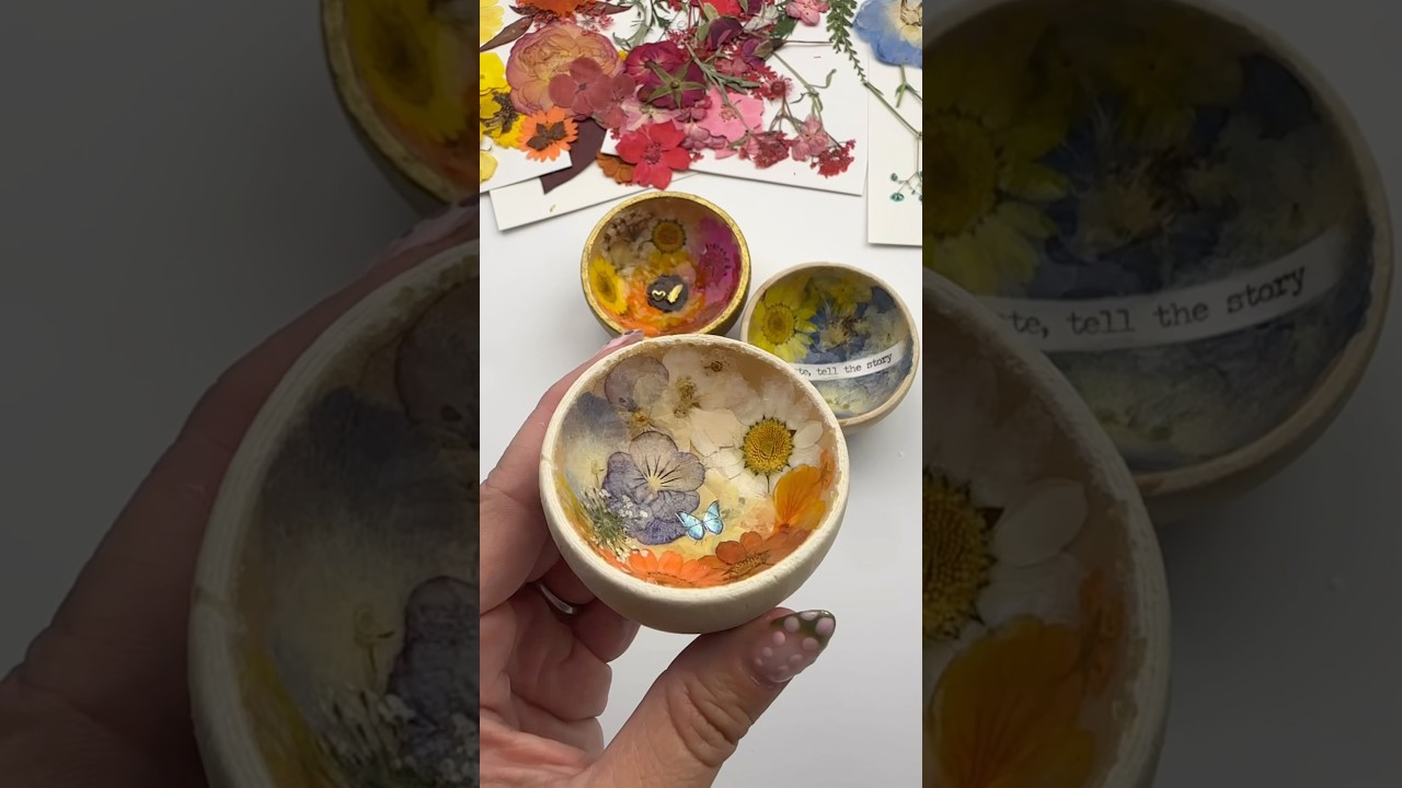 Mini pressed flower bowls. #pressedflowers #pressedflower #jewelrydish #trinketdish #crafts