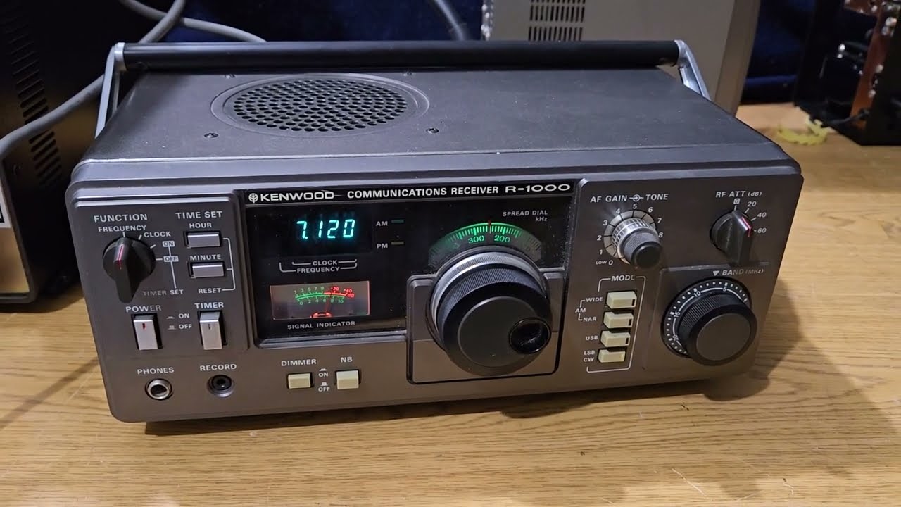 Kenwood R-1000 Short Wave Communications Receiver