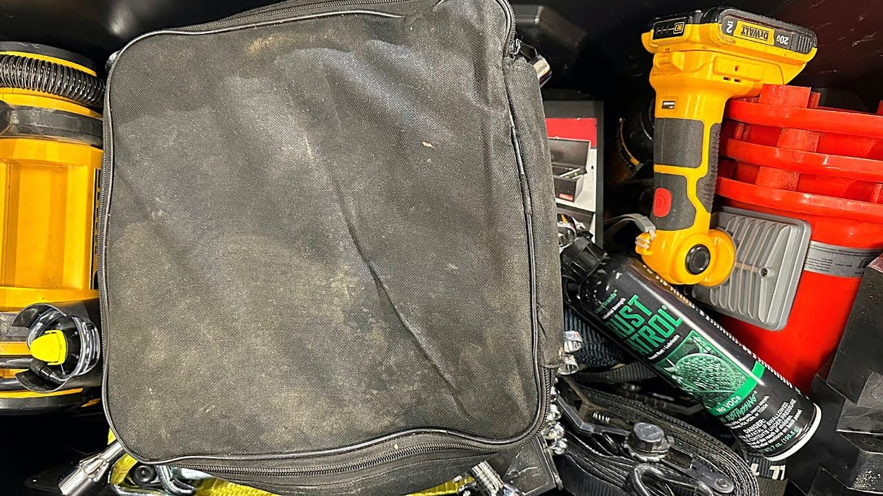13 Things You Should Always Keep in Your Truck - Every Day Carry