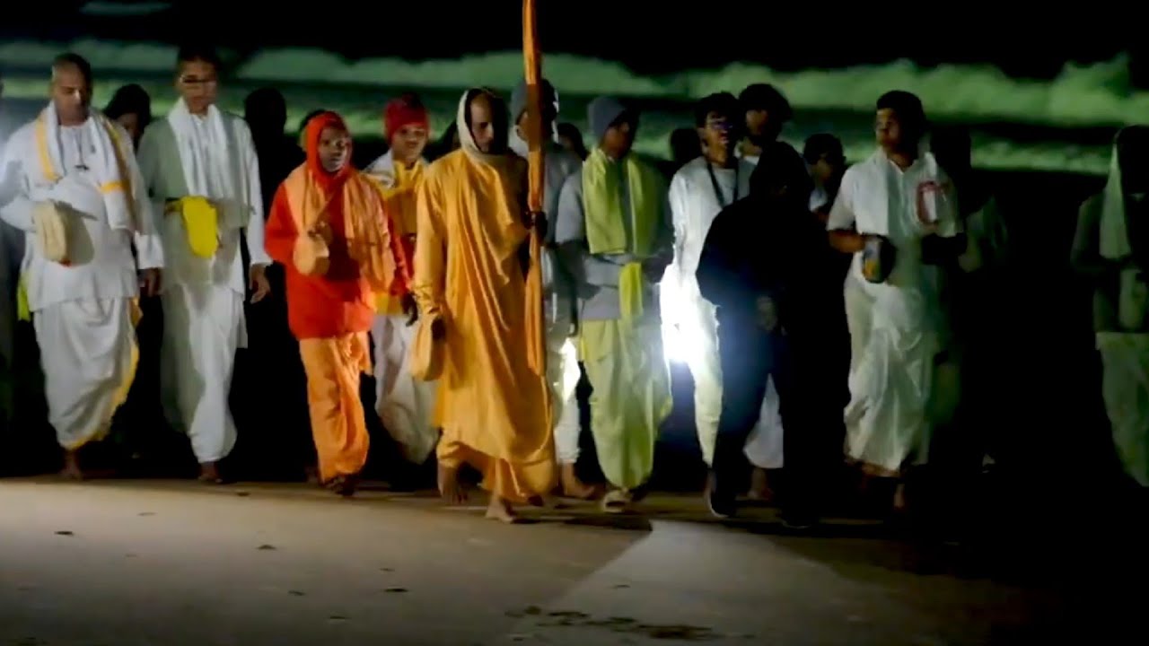 Sri Guru Carana Padma: The Heartfelt Devotion to Lord Gaurahari (Compilations)