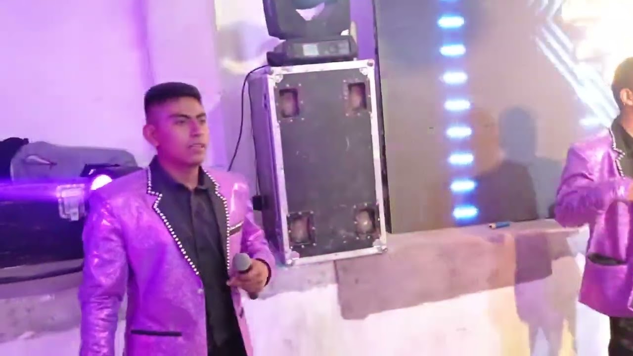 Salon NUYOO ( LOS EXTRAÑOS DEL SURESTE 2025 )