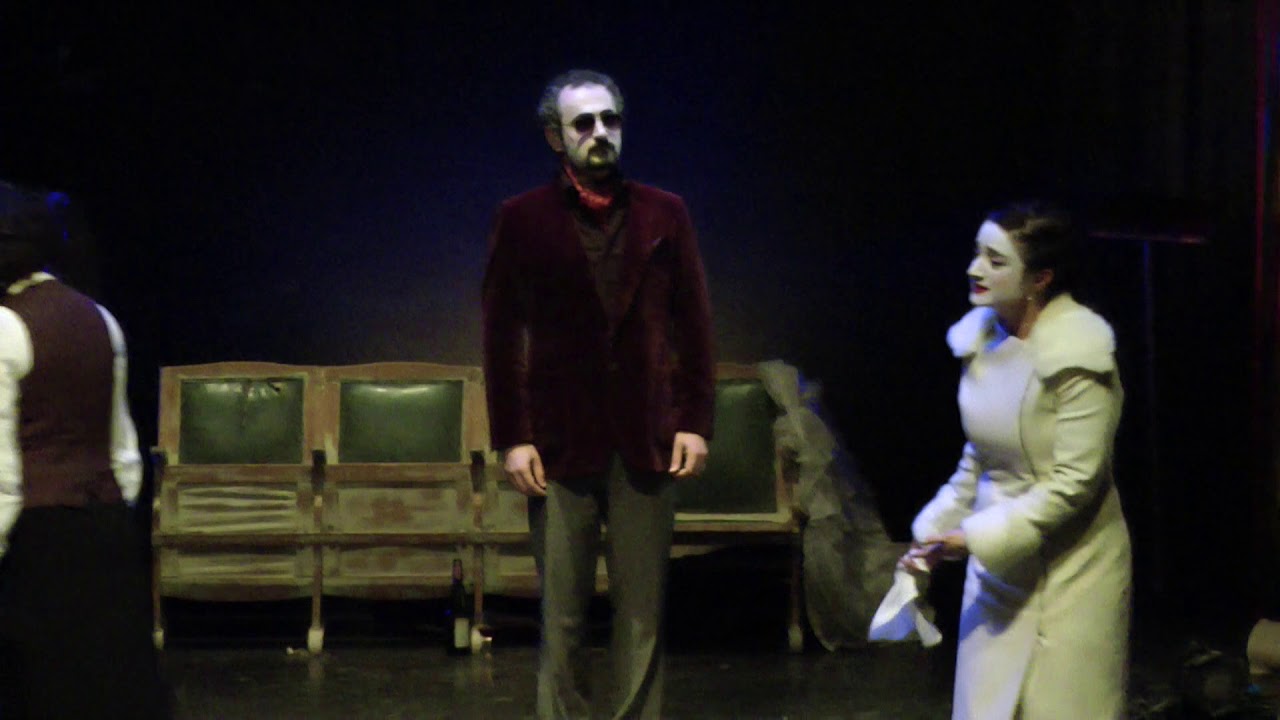 Tiyatro Öldü /  İstanbul Tiyatro Festivali gösteriminden