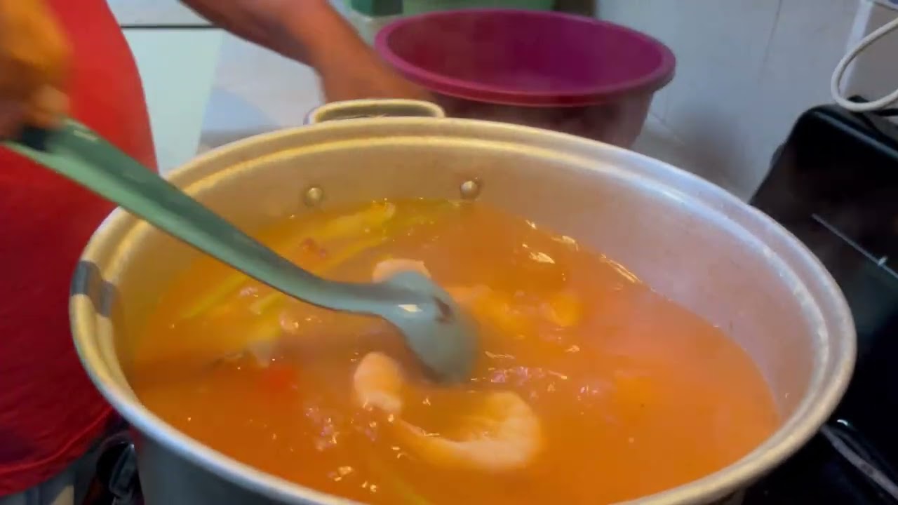 Consomé de camarón para preparar un sabroso coctel