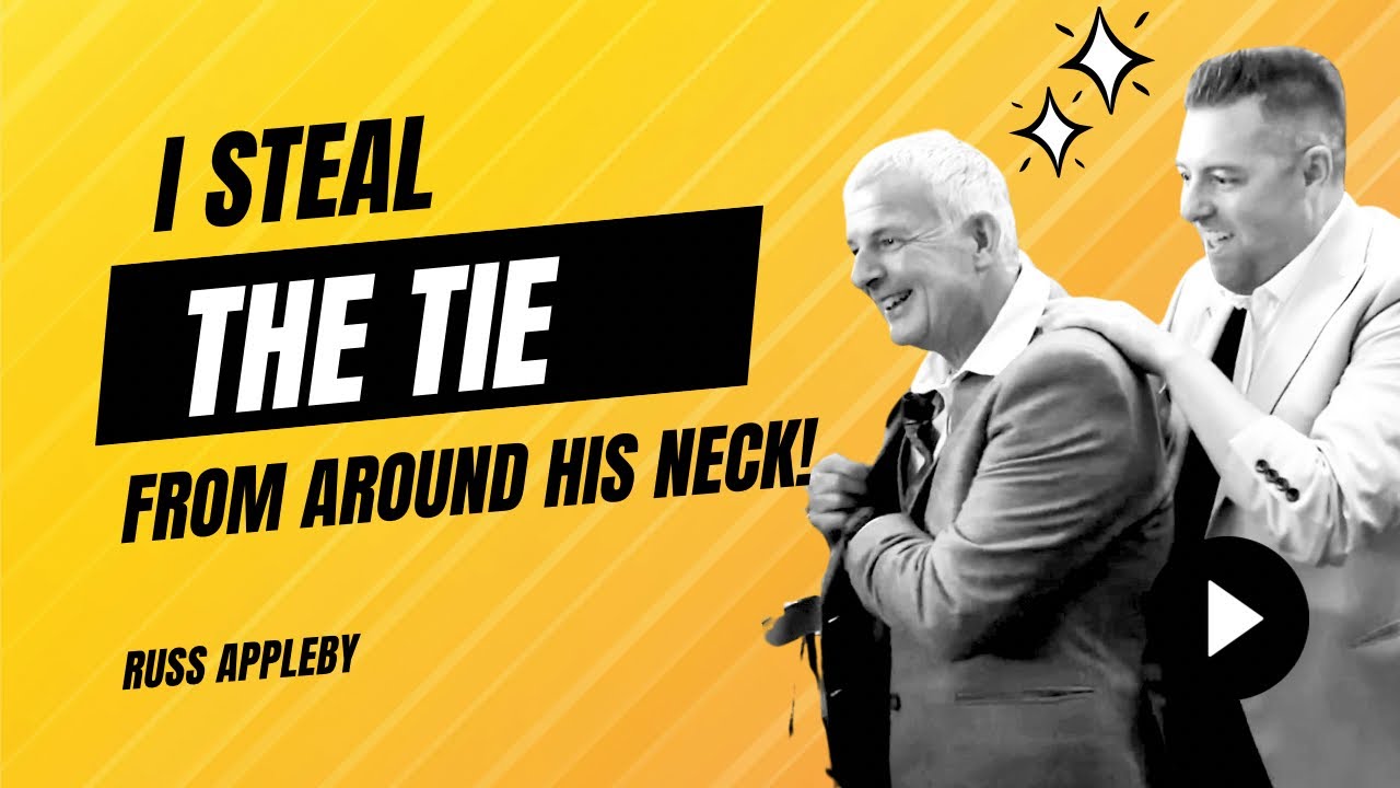 I steal the tie from around his neck! ATTENZIONE PICKPOCKET