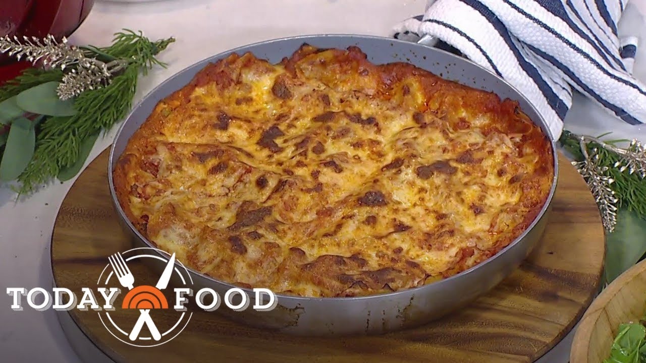 This Skillet Lasagna Is The Perfect Dish For Your Holiday Table!