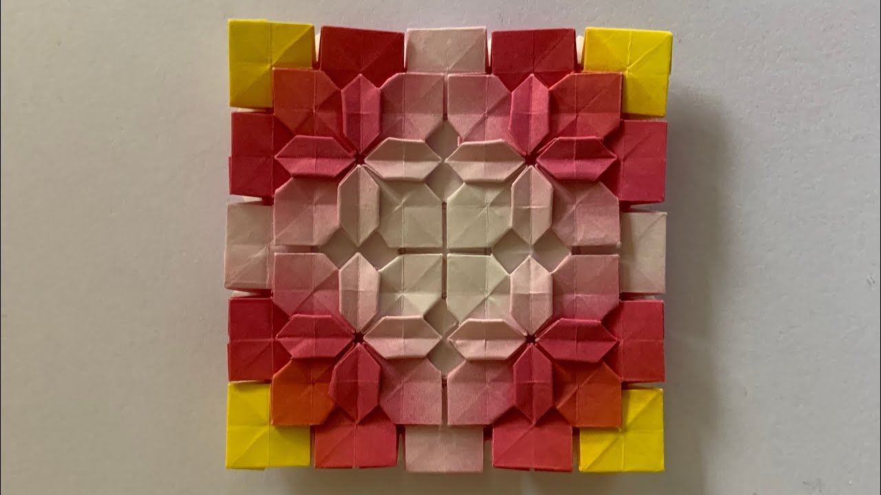 Origami tutorial: 2x2 hydrangea on a 5x5 clover tessellation