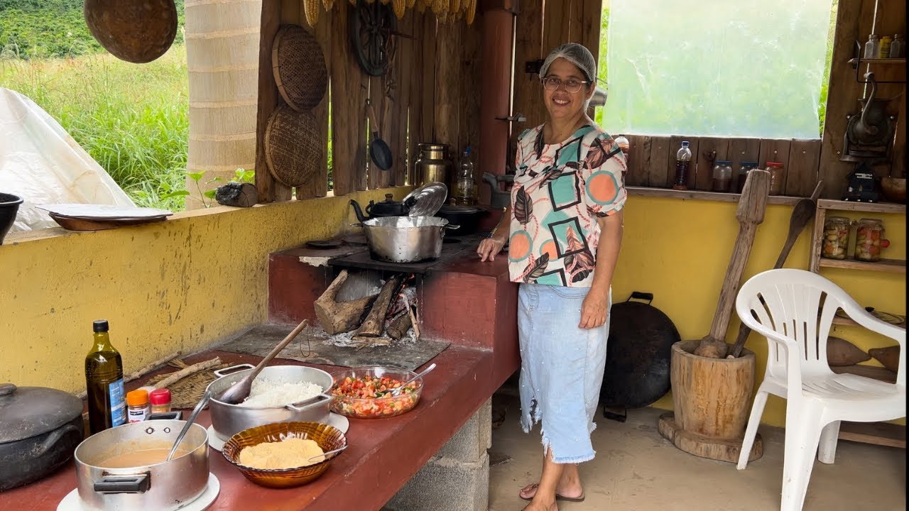 NESSE DOMINGO TIVEMOS ALMOÇO DE ANIVERSÁRIO NA CASINHA NO PÉ DA SERRA, COM VISITA DO CANADÁ