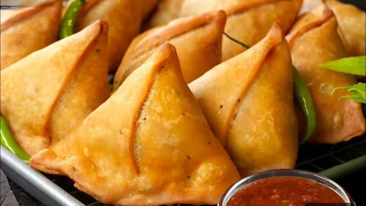 हलवाई स्टाइल खस्ता समोसा बनाने का सबसे आसान तरीक़ा| Ramzan Special Aloo Samosa|Aloo Samosa Recipe|