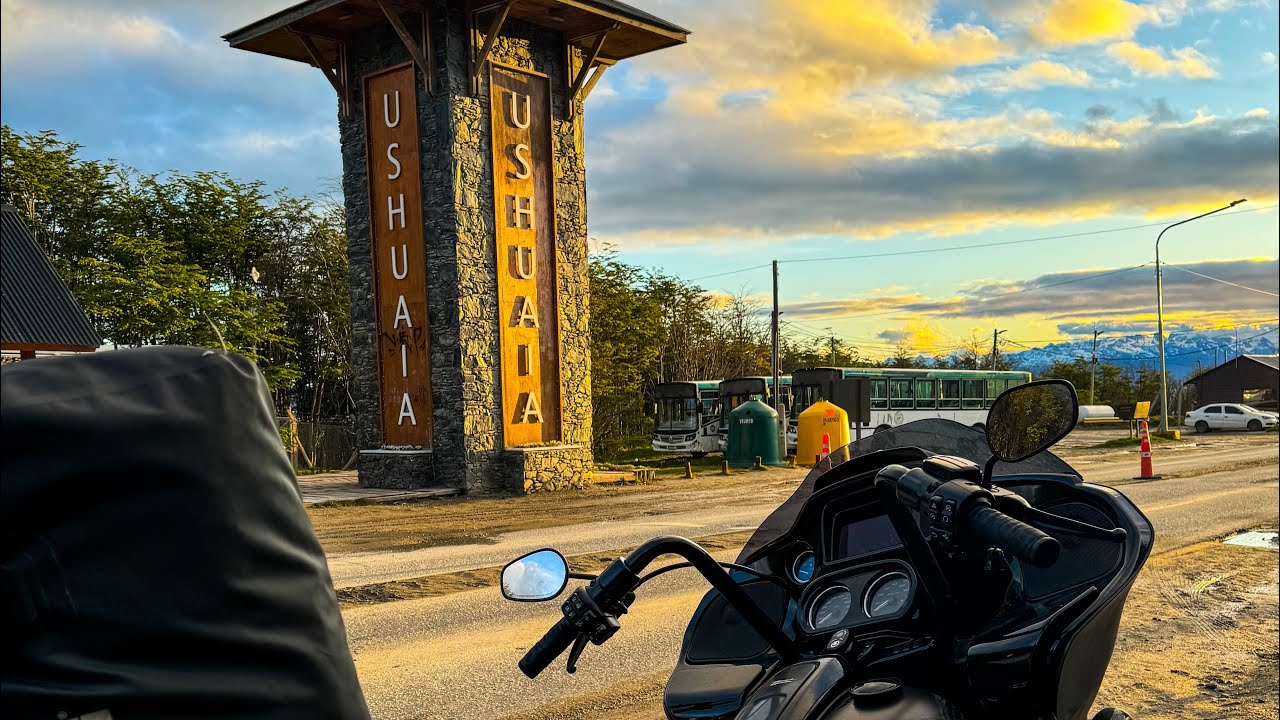 Cheguei ao Ushuaia de Harley Davidson e foi uma experiência inesquecível! 🚀