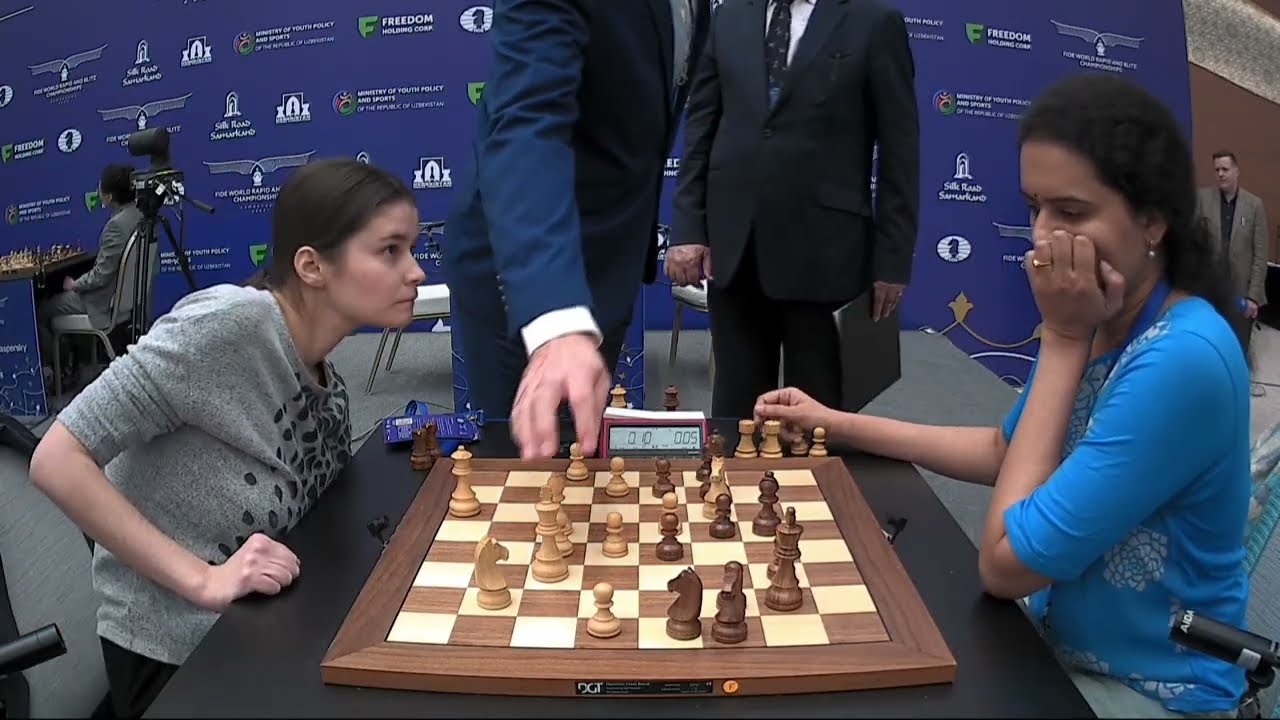 The third blitz tiebreak between  Anastasia Bodnaruk and Humpy Koneru ends in a fighting draw
