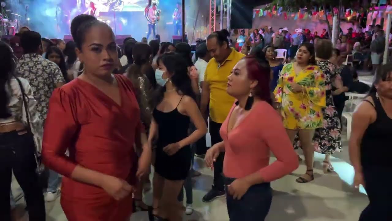 Denilson Castro y Sus Parientes - Popurrí de cumbias para bailar