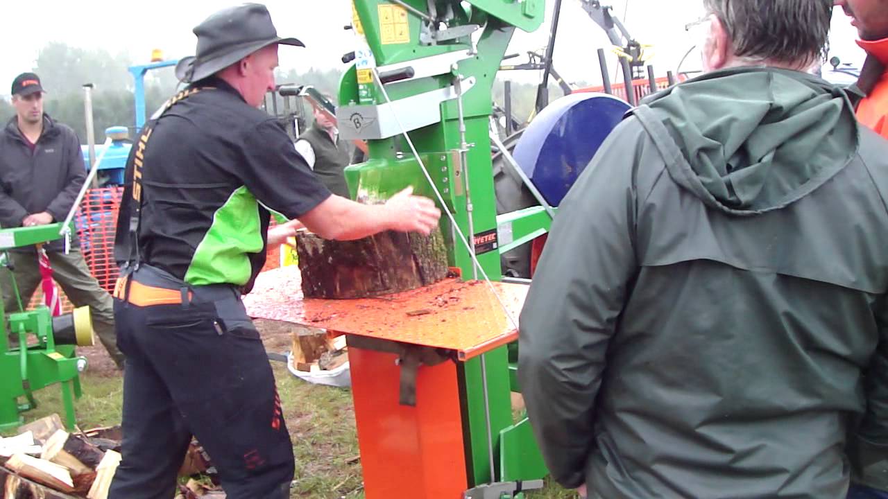 Ryetec CV16 Heavy Duty Firewood Tractor PTO Log Splitter In Action