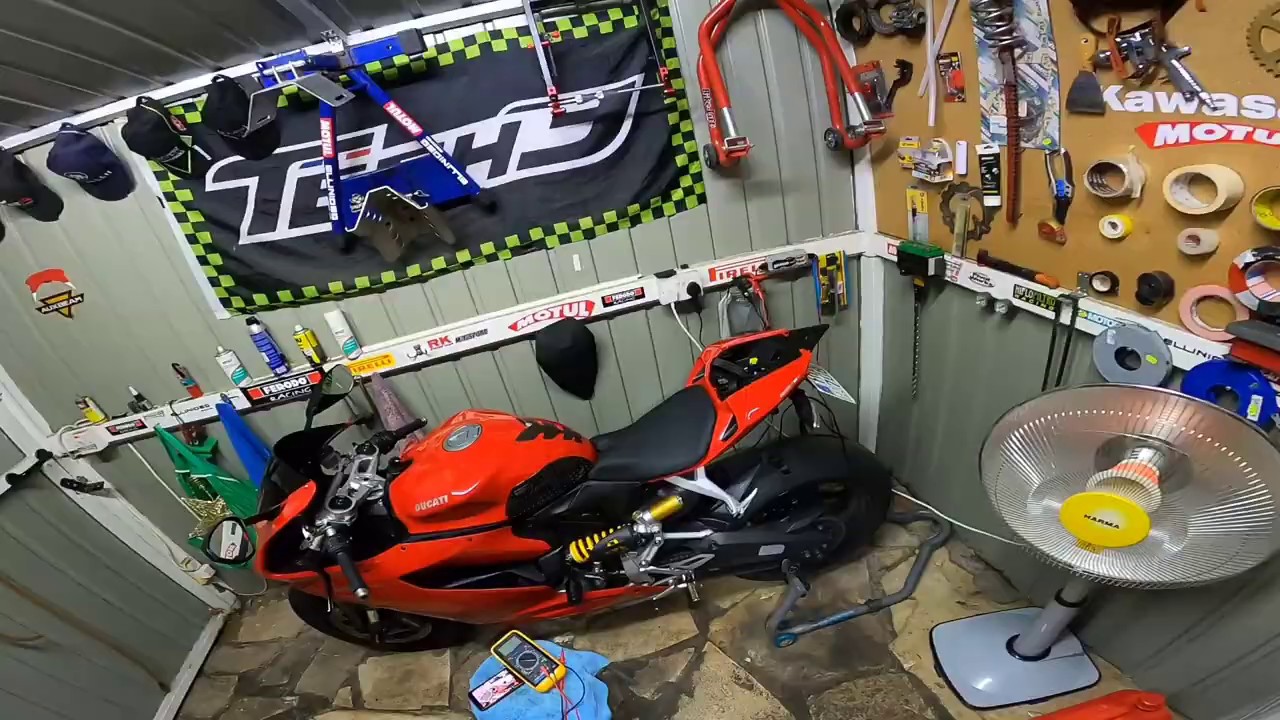 Ducati Panigale 899 Not charging through the maintenance charger socket - How to fix it