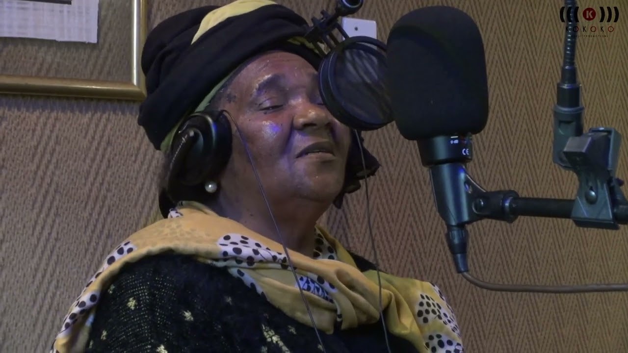 McCoy Mrubata featuring Sylvia Mdunyelwa   Thula