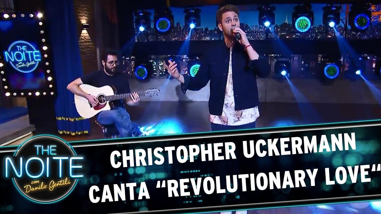 Christopher Uckermann canta 