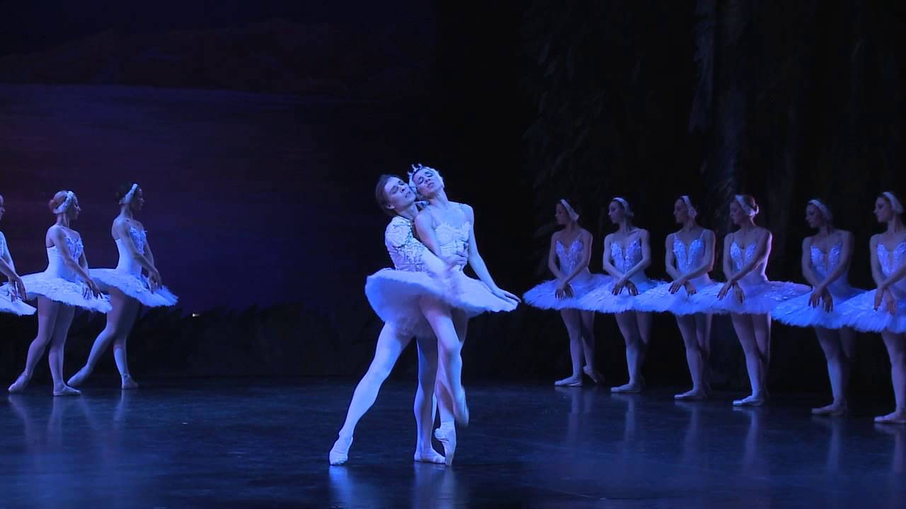 Balet SNG Maribor LABODJE JEZERO / SWAN LAKE