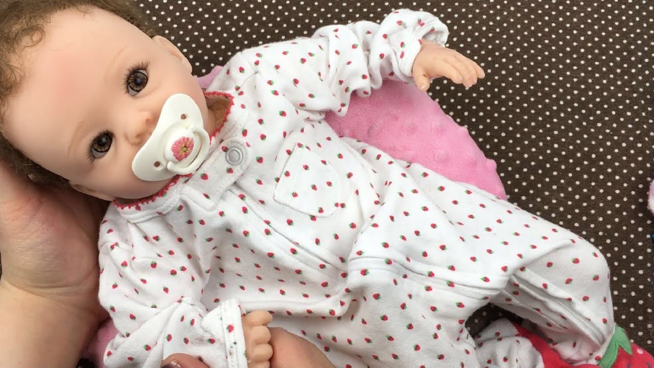 First Powdering and Changing of Partial Silicone Pretty and Petite Presley by Ashton Drake Galleries