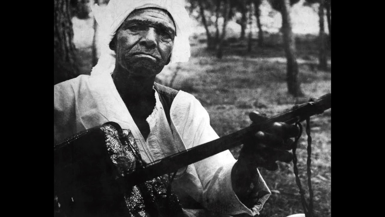 Maalem Abdelkader Ben Thami, Gnawa Tagnawite, Djemaa el Fna, Marrakech 1983