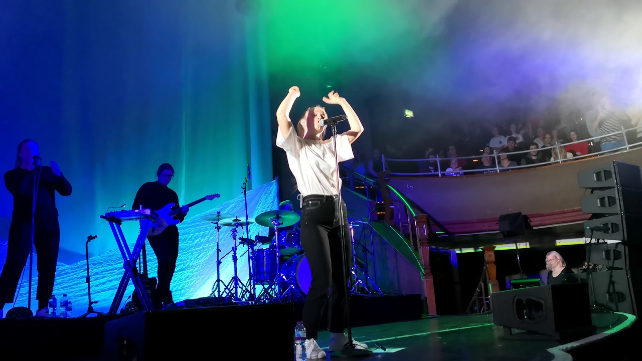 High Five, Sigrid, Albert Hall, Manchester, 8th November 2018