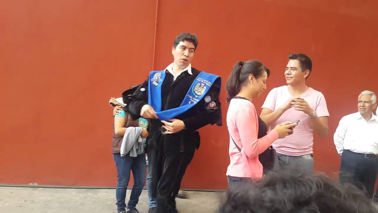 La gallina Josefina - Feria de las flores 2016