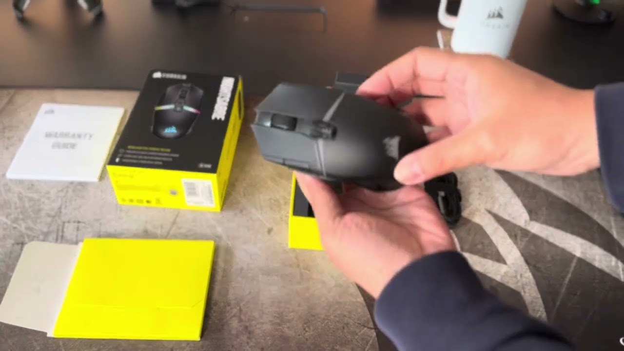 CORSAIR NIGHTSABRE Wireless Gaming Mouse Quick Unboxing