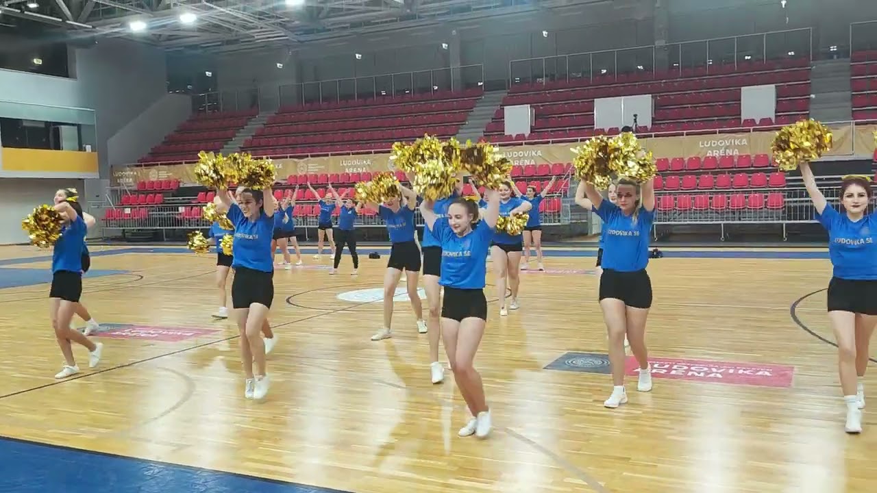 Ludovika SE Cheerleading Team bemutató
