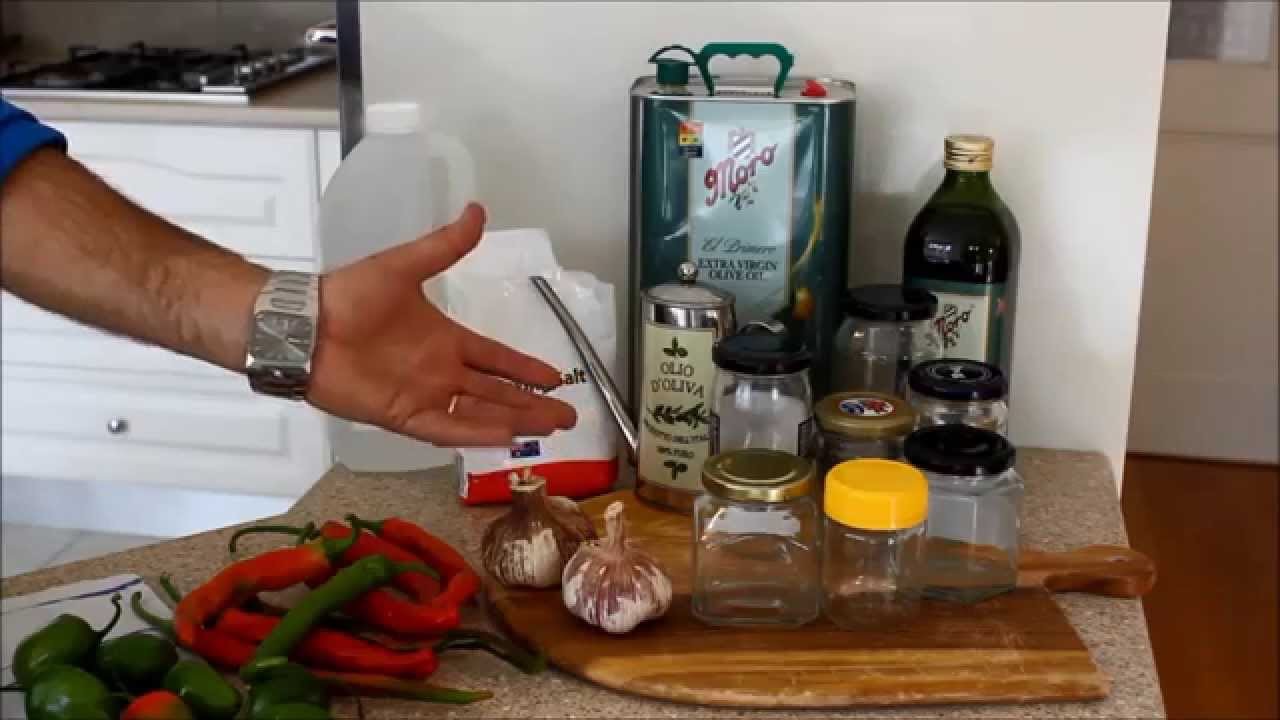 Italian Style Homemade Pickled Chillies in 3 Easy Steps!