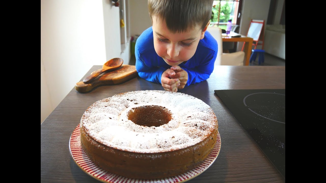 Mami, se bomo danes sladkali? | Rožičevo pecivo z gr&scaron;kim jogurtom