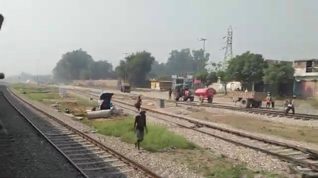 ਪਟਿਆਲਾ ਰੇਲਵੇ ਸਟੇਸ਼ਨ l Train Approaching Patiala  Station l Patiala Royal city of punjab #patiala