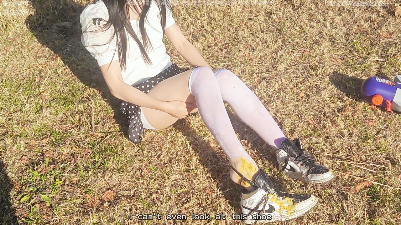 White high top AIR JORDAN and white stockings with some food(ENG)(Full vdieo 24m)