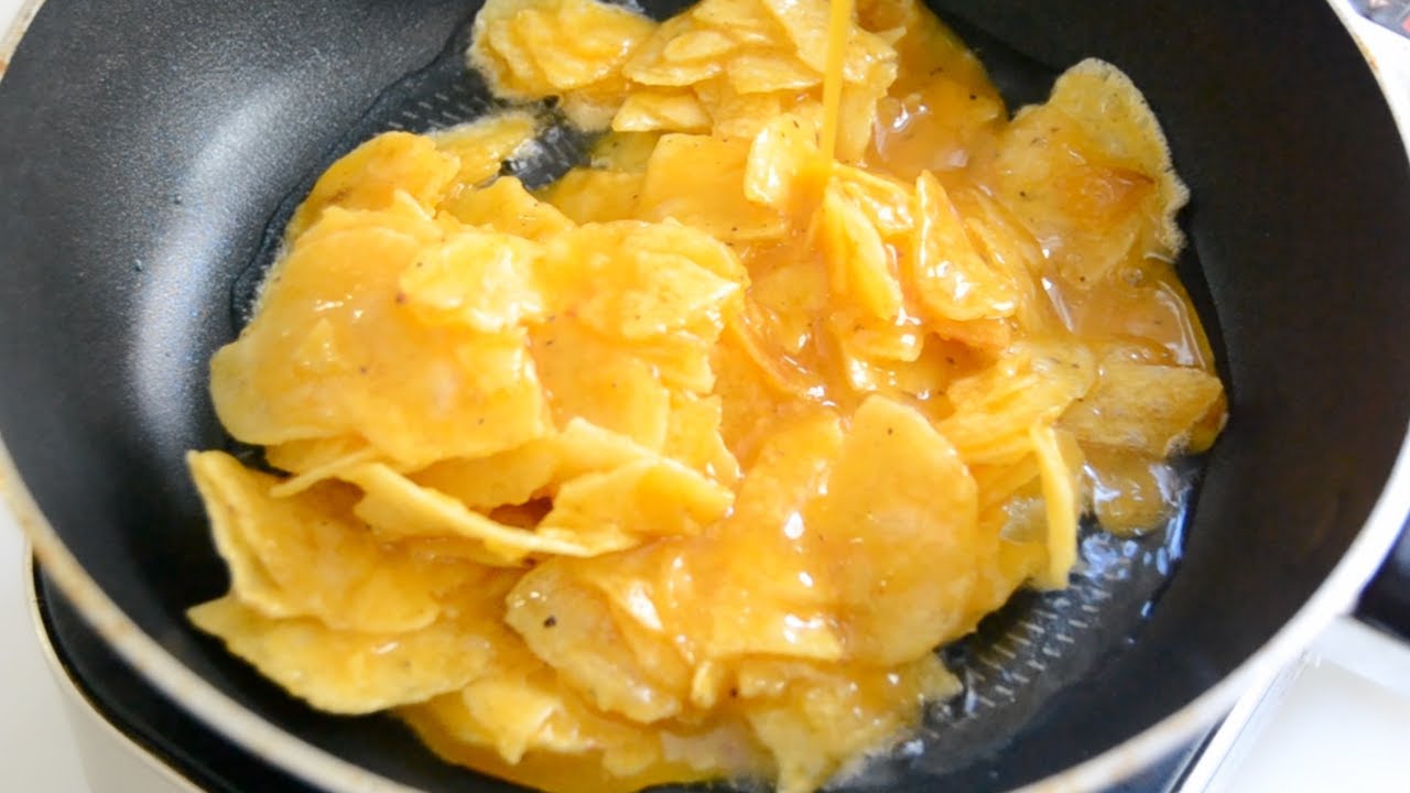 HOW TO MAKE POTATO CHIPS OMELETTE (EASY & DELICIOUS BREAKFAST RECIPE)