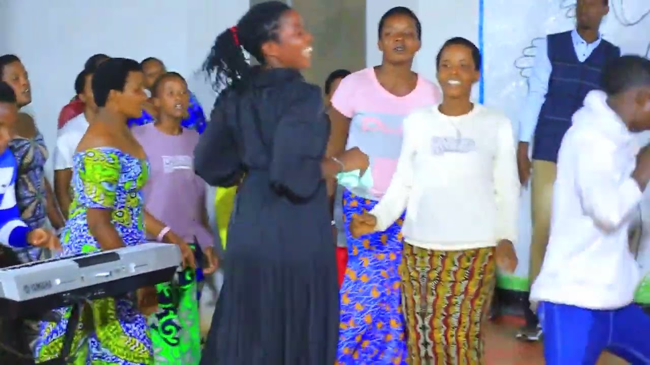 🇧🇮JEANETTE /BWAMBERE AGEZE MUKAMPI IKAVUMU🇧🇮 YAKIJE UMURIRO 🔥🔥🔥🎹🇧🇮🎤🎤👌🔥🔥