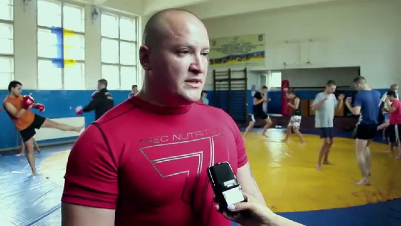 Як тренуються виноградівські кікбоксери