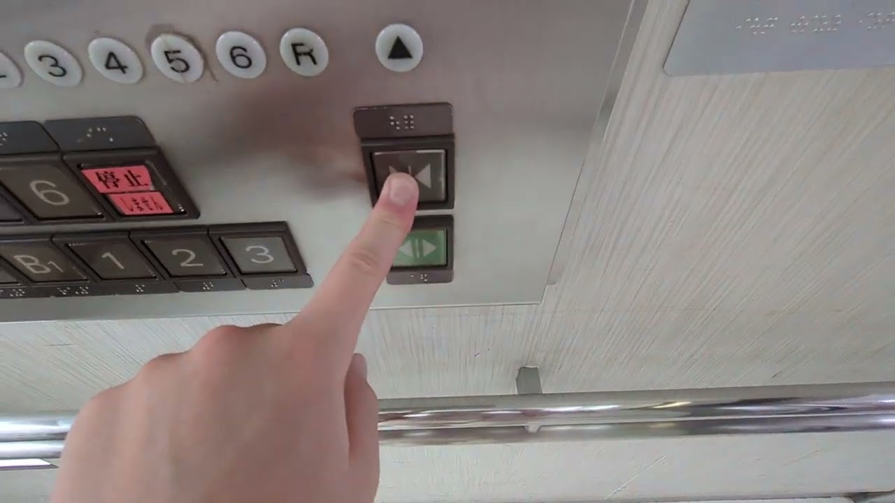 神戸ハーバーランドumieノースモールのエレベーター（1号機）