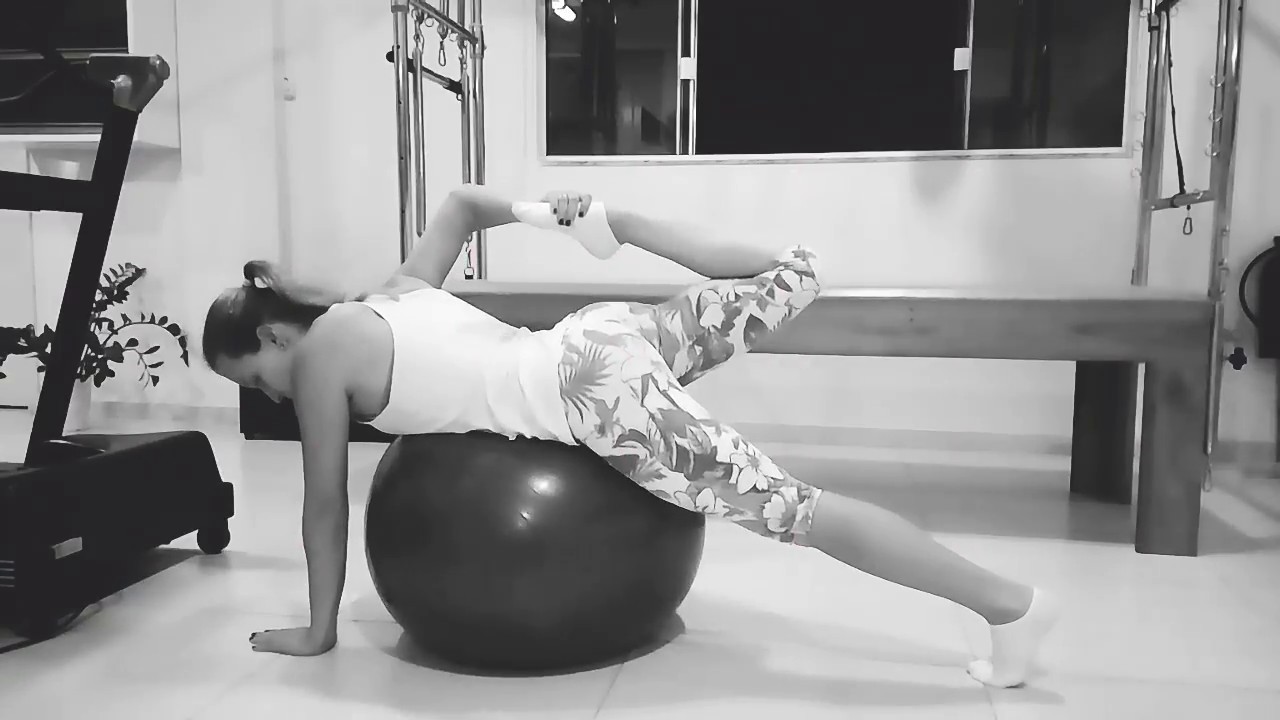Alongamentos na Bola de Pilates