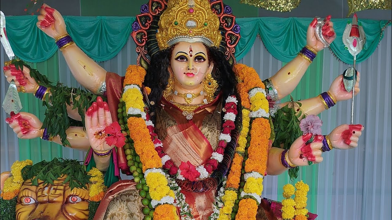 సాంప్రదాయక దుర్గమ్మ కథ మా ప్రాంతంలోని అమ్మవారు దగ్గర.