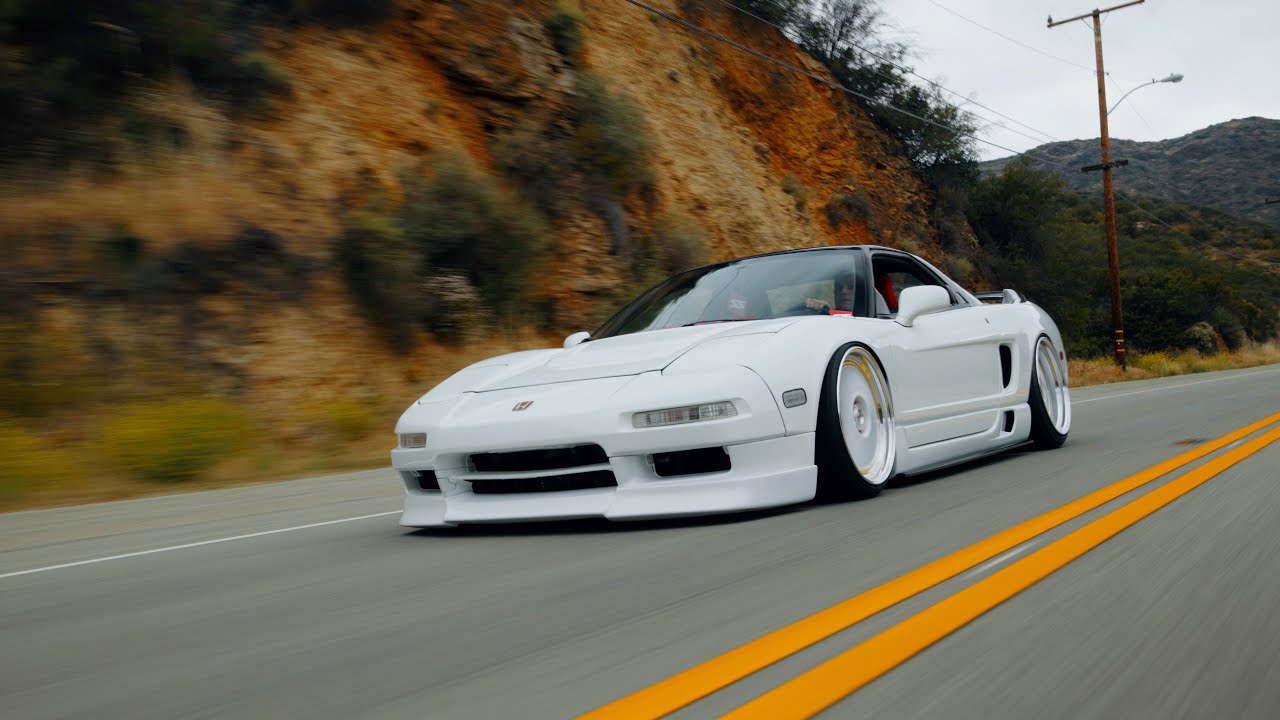 Полностью белый Malibu NSX (4K)